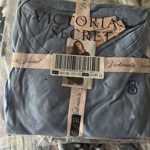 4 brand new pj shirt sets ..xxxl and never opened